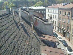lokal w kamienicy św. kingi widok na dach